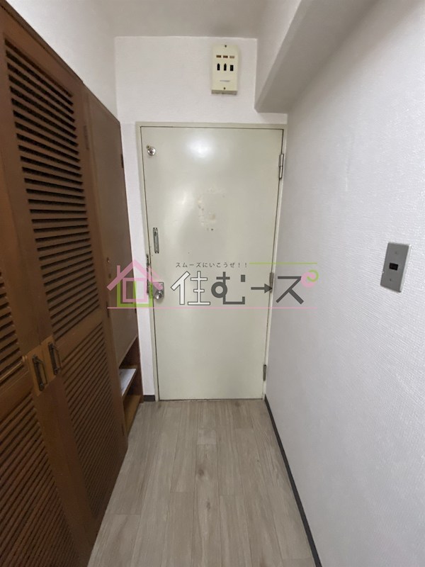 新大阪ビジネス第2ニッケンマンション 玄関