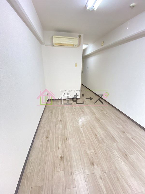 新大阪ビジネス第2ニッケンマンション リビング