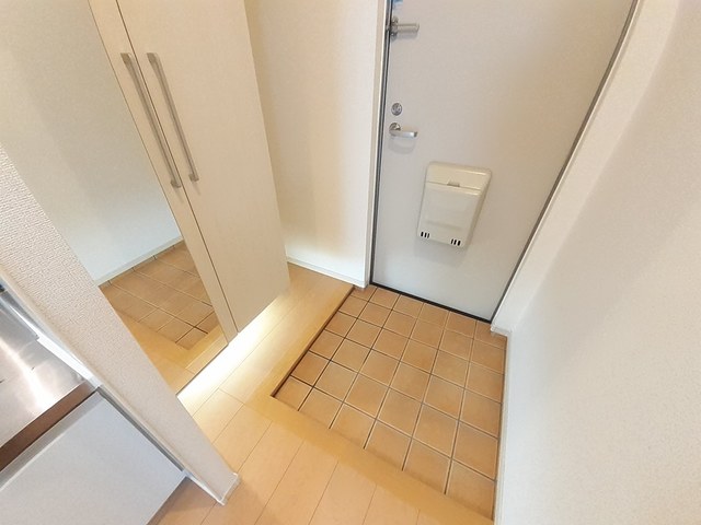 グランデイソラ 玄関