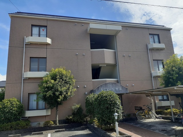 ルミエール牧落 外観