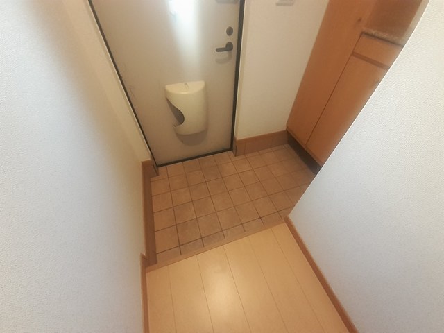 ティアラ　コートＢ 玄関