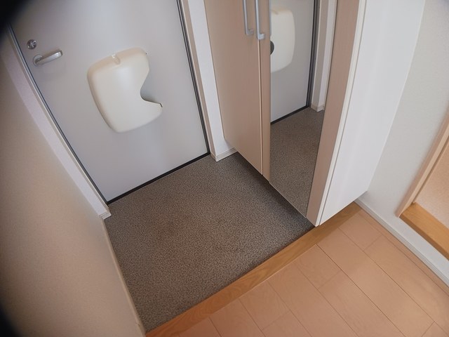 フルー　リール 玄関