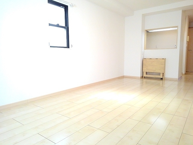 アール　メゾン　アワジ リビング