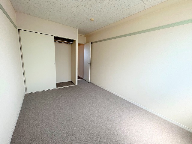 レオパレスＴｓｕｒｕｈａｒａ　２００１ ベッドルーム