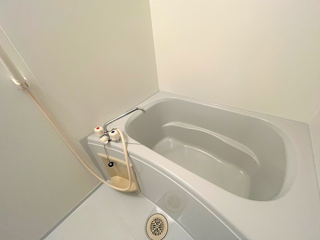 レオパレスＴｓｕｒｕｈａｒａ　２００１ 風呂画像