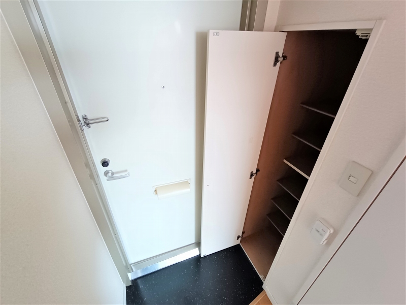 レオパレスＦＵＫＯＮＯ壱番館 玄関