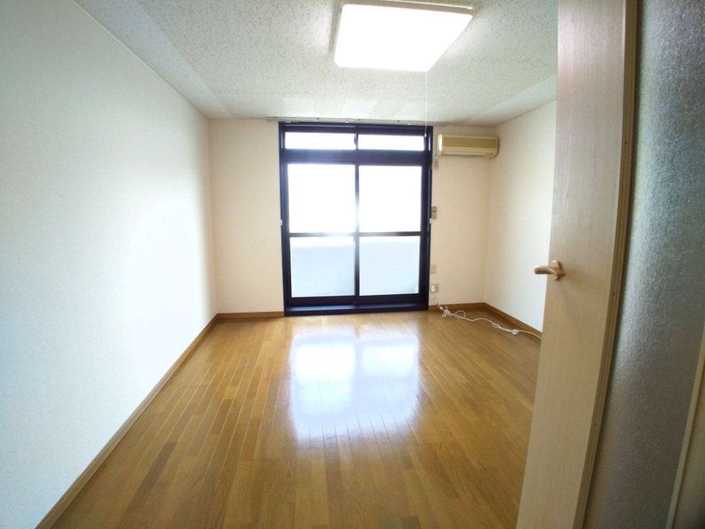 レオパレス藤本Ｉ リビング