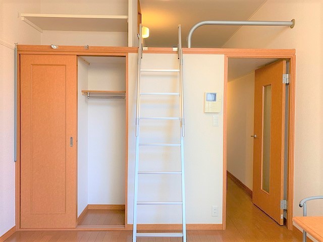 レオパレスドリーム甲東園 ベッドルーム