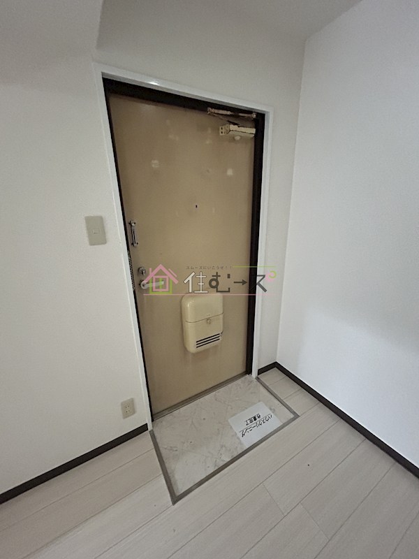 ハイツ加賀屋 玄関