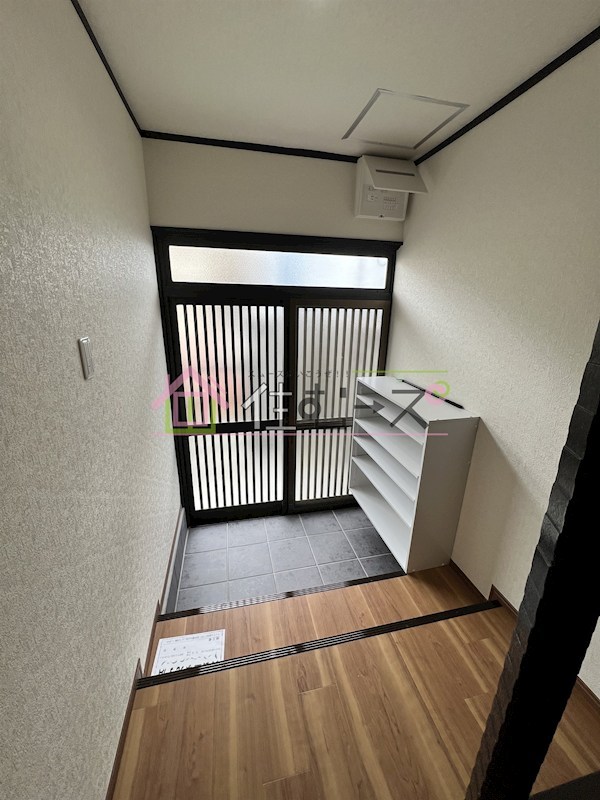 西今川1貸家 玄関