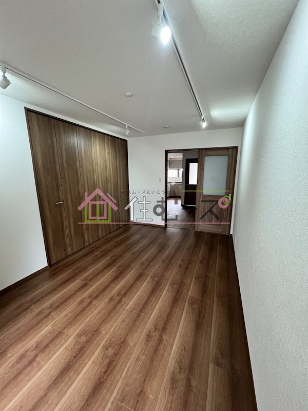 西今川1貸家 リビング