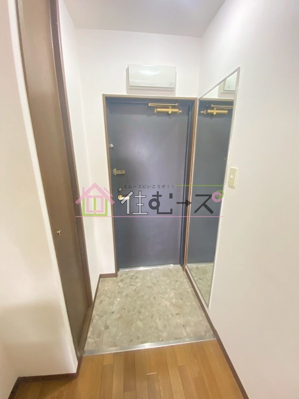 クレール谷町 玄関