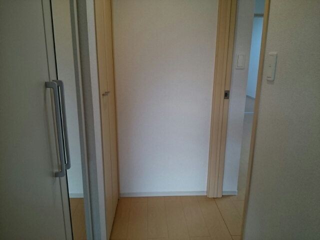 カルム・メゾン　東館 玄関