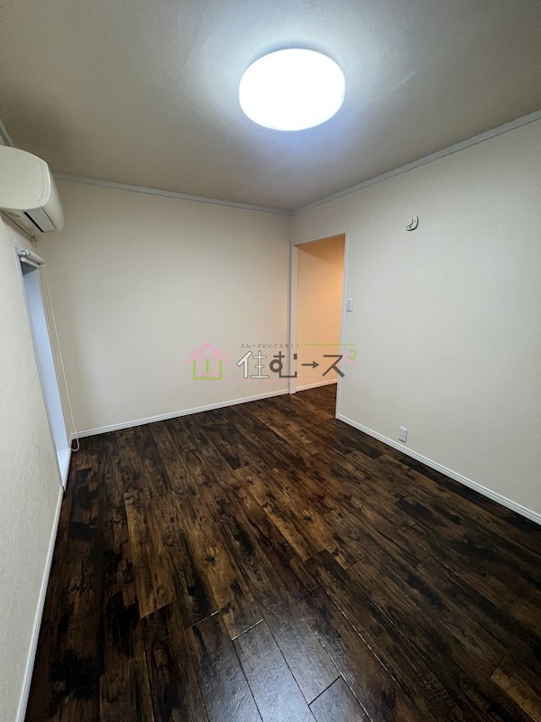 なると商事ビル リビング