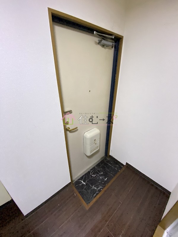ライフステージ難波 玄関