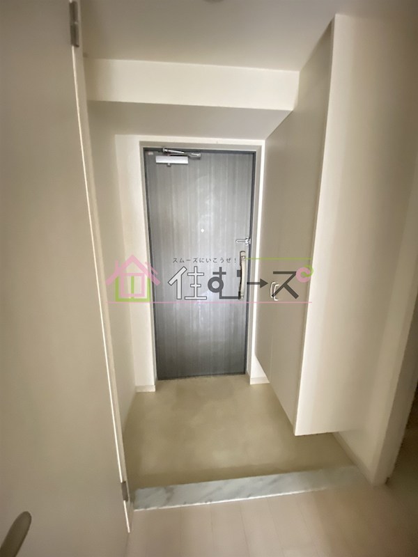 クレビオス難波EAST 玄関