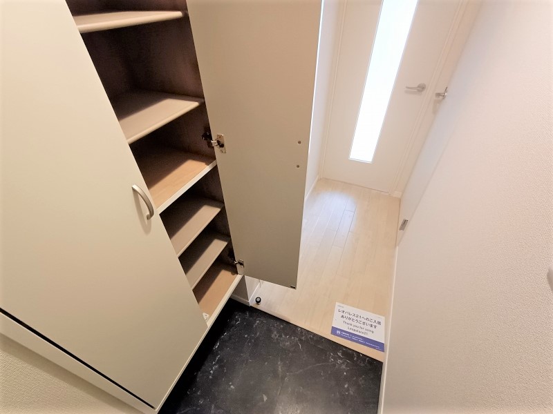 レオネクストウッド 玄関