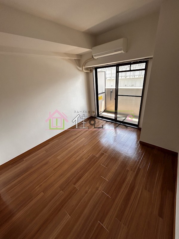 コスモプラザ新大阪 ベッドルーム