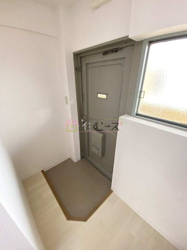 グレイスパレス 玄関