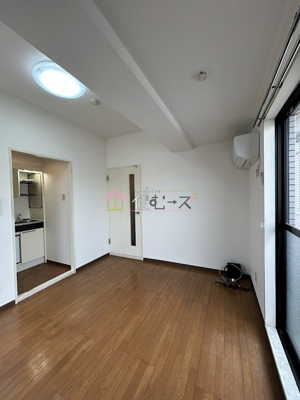 第2アヴィタシオンARAGANE リビング