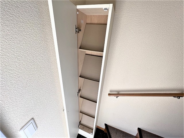 レオパレス後楽 玄関