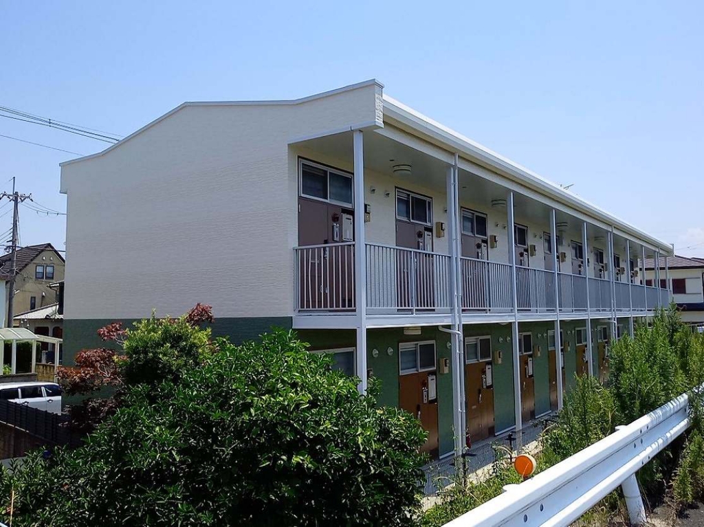 レオパレスフォレストいずみ 外観