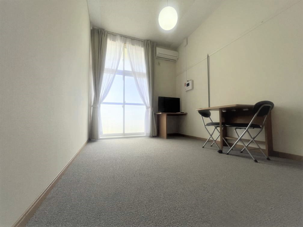 レオパレス河原城 ベッドルーム