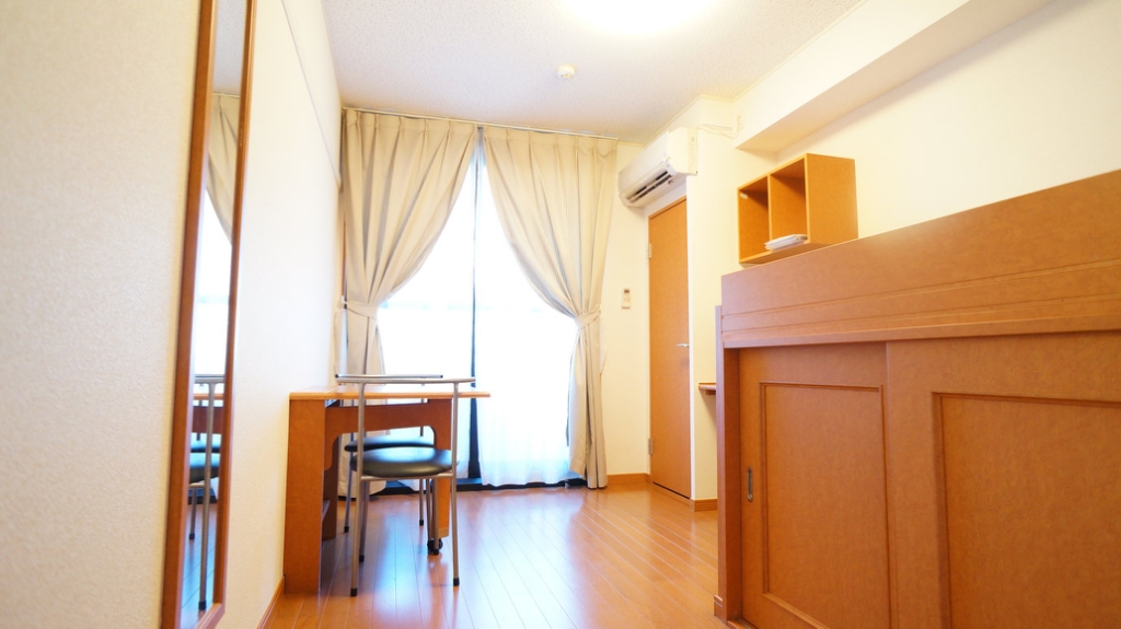 レオパレスＫＳＰＩＲＩＴ　桜 リビング