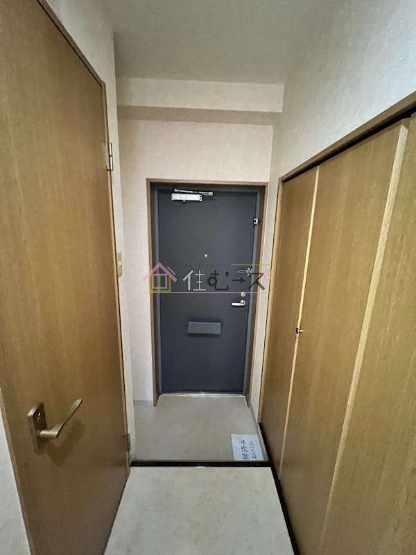 ヒルズハイツ嶺 玄関