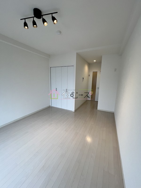 プラディーパ花園 リビング