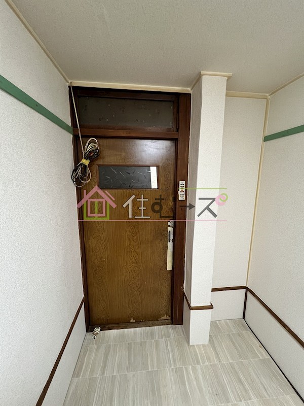 万葉ビル 玄関
