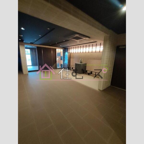 Alivis野田阪神 玄関