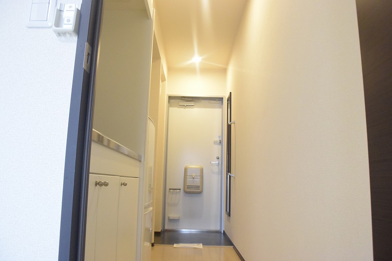 レオネクスト宝 玄関