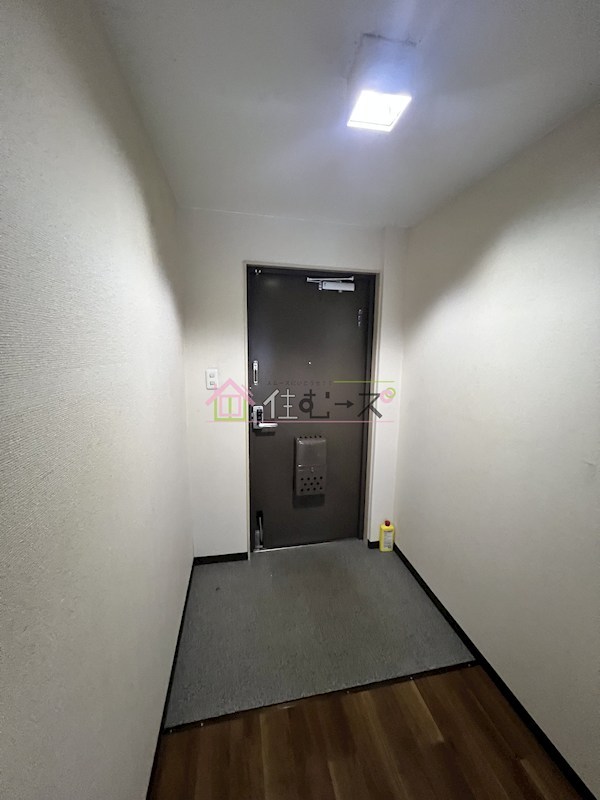 ホリーハイツ 玄関