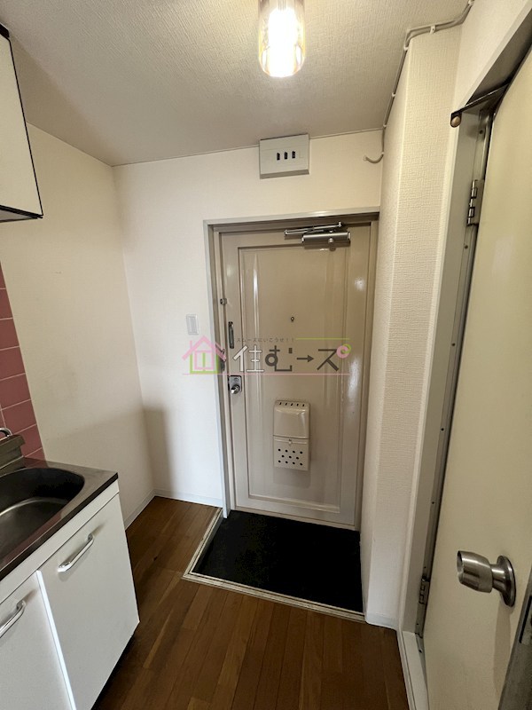 カツタビルディング5号館 玄関