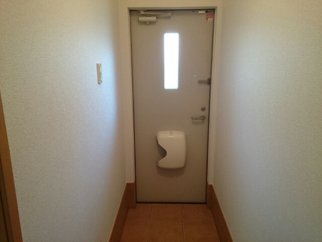 リバーサイドＴＳＵＭＵＲＡ１ 玄関