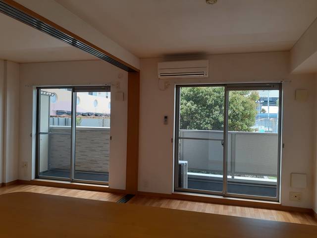 インヴィテ・ボヌ－ルⅡ番館 リビング