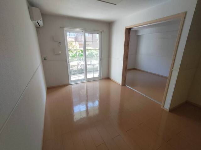 プラティーク　南楠葉 リビング