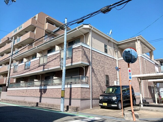 ネオカーサ 外観