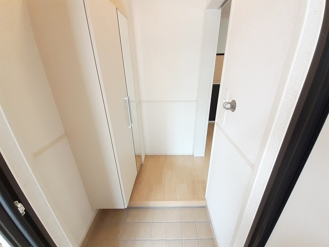 サウザンド・ワン 玄関