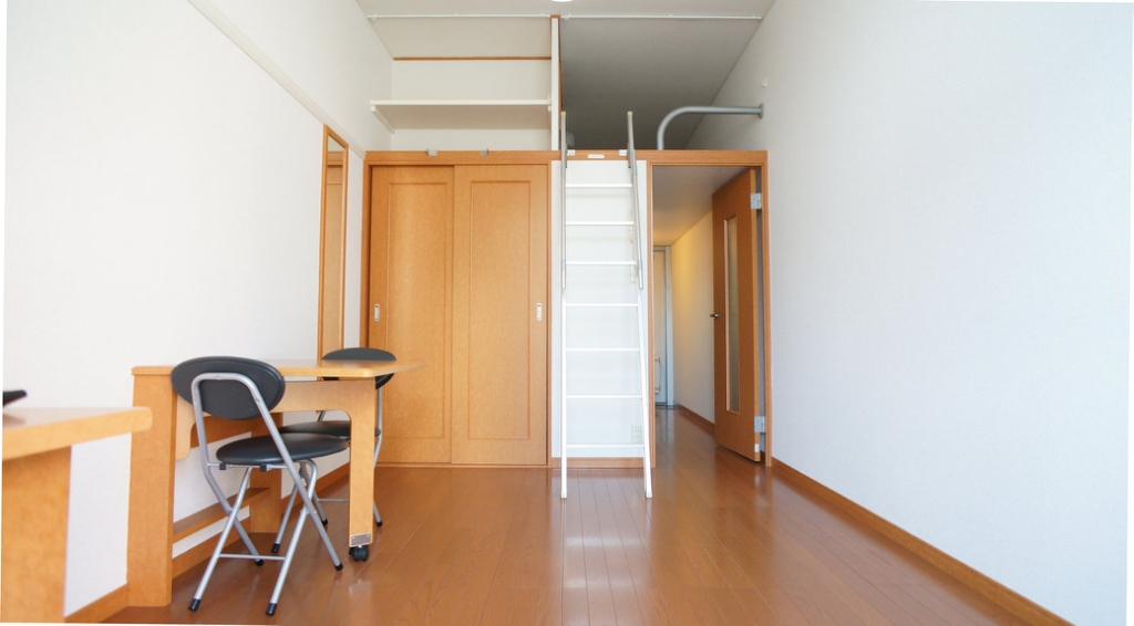 レオパレスハーモニー高石 ベッドルーム