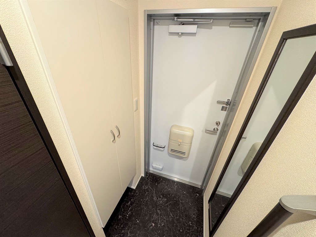 レオネクスト西宮北参番館 玄関