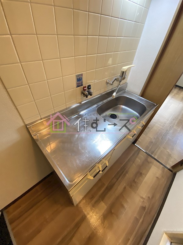 EST長居西 キッチン