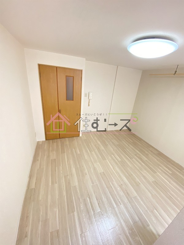 EST長居西 リビング