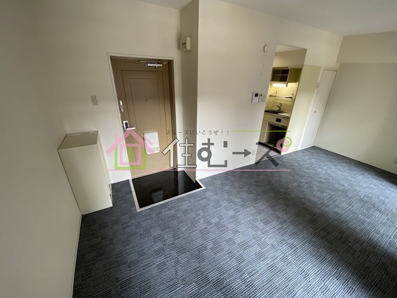 ホワイトハイツカドタ リビング