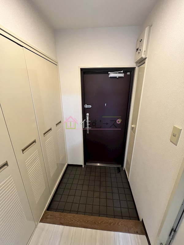 十三本町ユニハウス 玄関