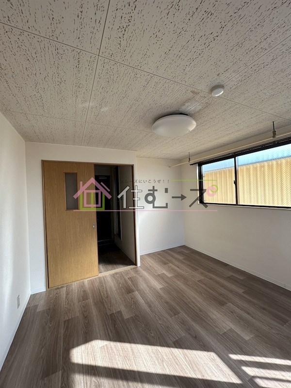 EST長居西 リビング