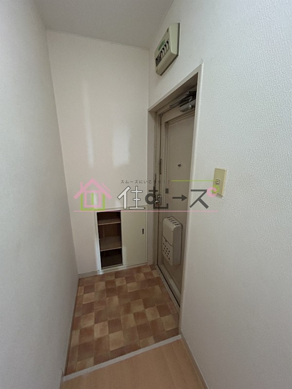 マンション忍 玄関