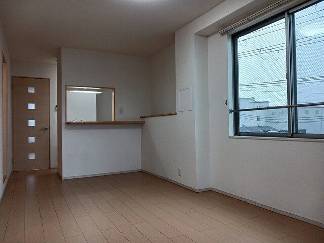 ディアコート口酒井　参番館 リビング