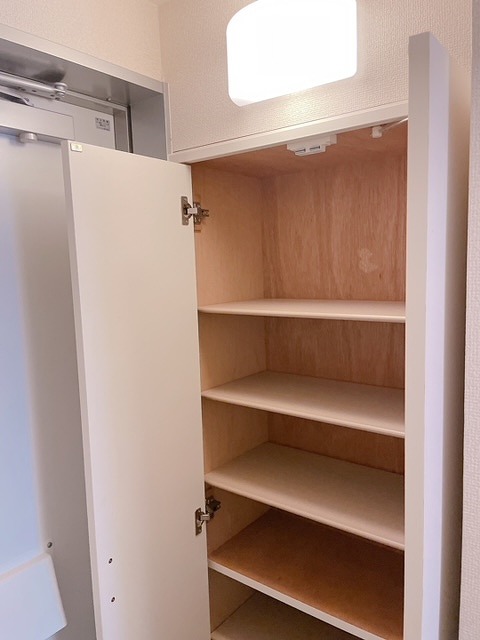 レオパレス鳴尾Ａ 玄関